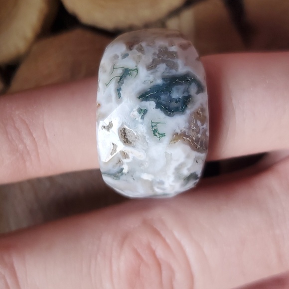 New Carved Faceted Natural Moss Agate Ring. - Picture 12 of 15